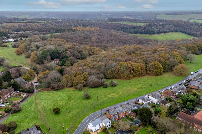 3 Mines Close, High Wycombe photo 3
