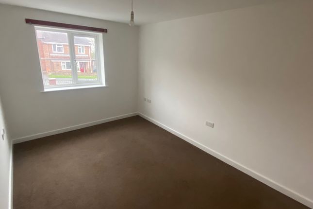 Flat 3, Chesterfield photo 3