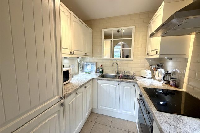 Flat 8, St. Andrews Court, Queens Road, Altrincham photo 3