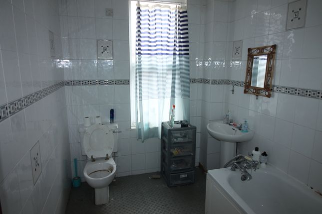 Bankfield Terrace, 37, Burley, Leeds photo 5