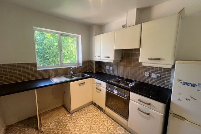 29, College View (2FF & Parking Space), DEWSBURY photo 2