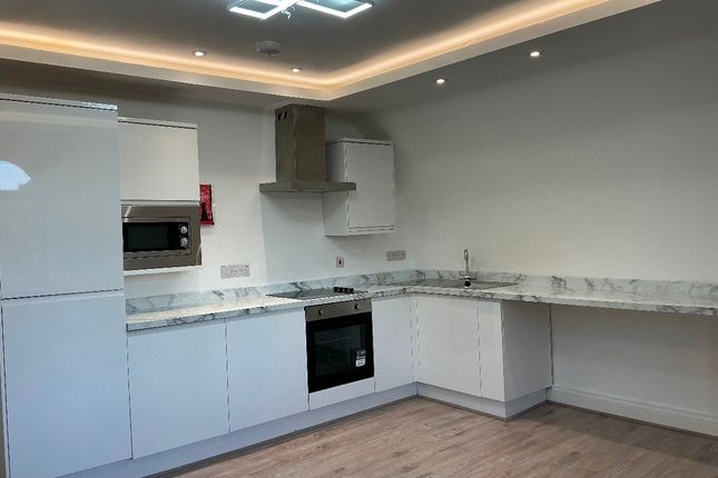 Apartment 7, Bradford photo 2