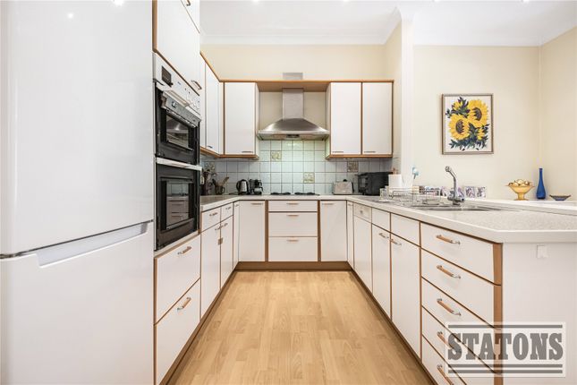 19a Crescent East photo 4