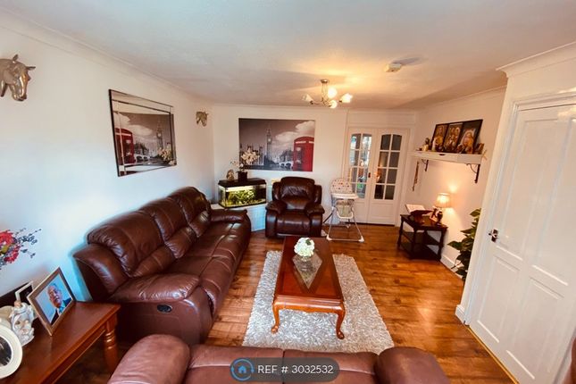Coxwell Close, Buckingham photo 2