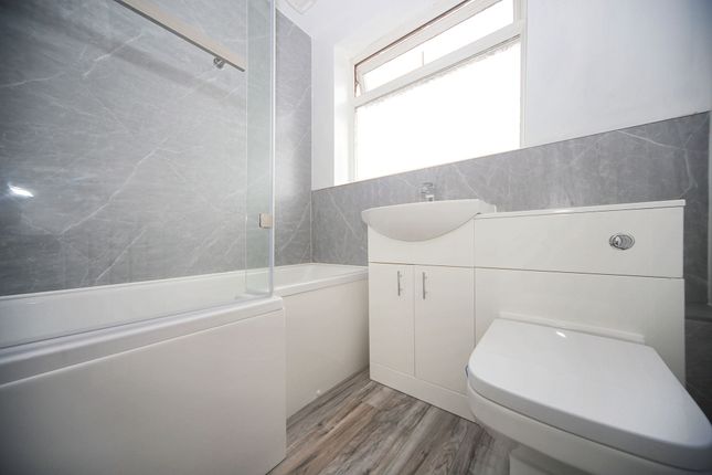 10 Melrose Drive, Wigan photo 4