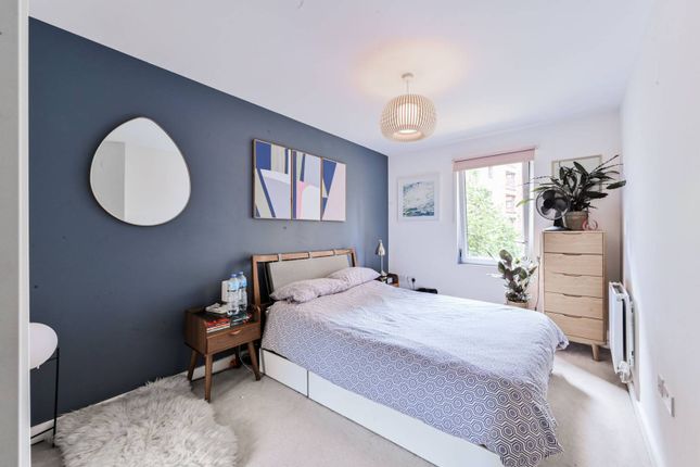 Thumbnail Flat to rent in Hoffmans Road, Walthamstow, London