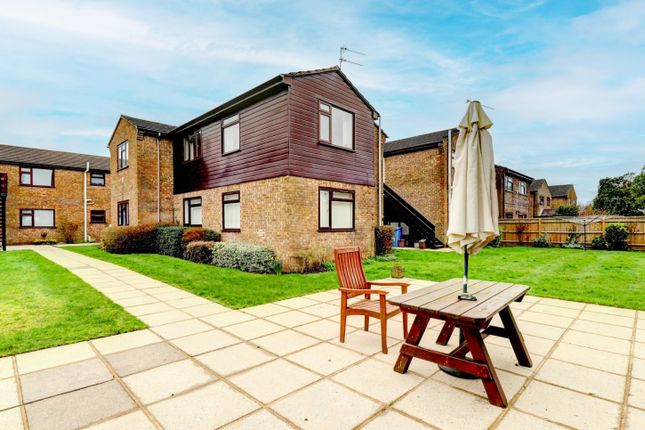 Flat for sale in Oakengrove Court, Oakengrove Road, Hazlemere, High Wycombe