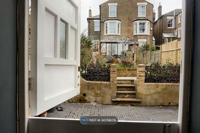 Erlanger Road, London photo 2