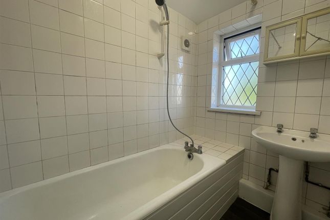 208, Beaconsfield Road, Southall photo 5