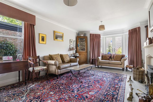 2 Tollesbury Gardens, The Street, Newmarket photo 2