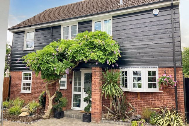 Thumbnail Detached house for sale in Platford Green, Emerson Park, Hornchurch