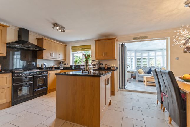 24 Rosecroft Drive, Newport photo 2