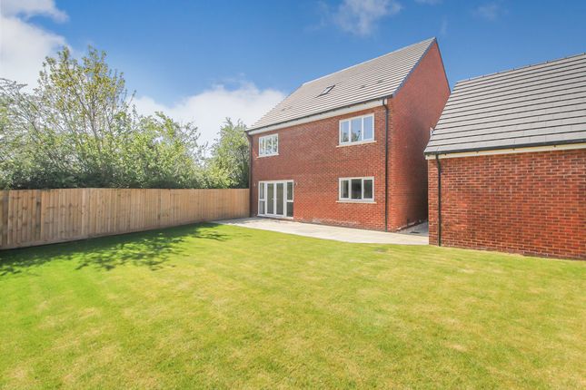 7, Blackberry Close, Great Barford photo 4