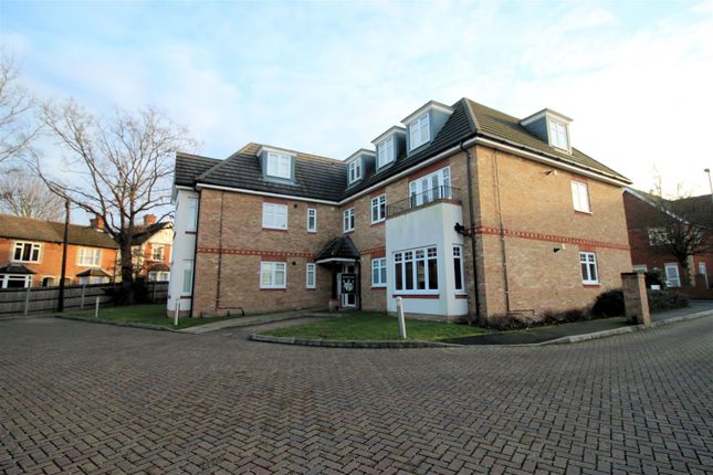 Thumbnail Flat to rent in College Road, Woking