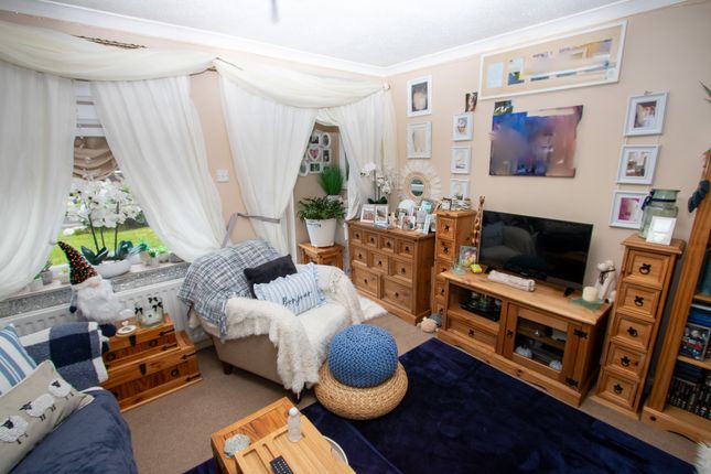 7, Tudor Close, Winsford photo 4
