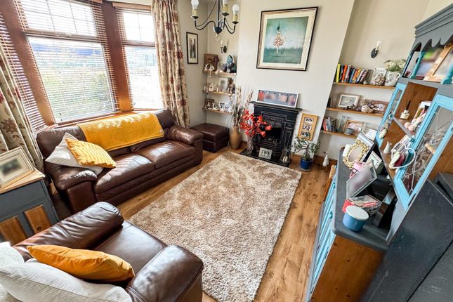 4, Oakley Road, Corby photo 2