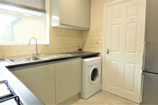 Flat to rent in Clayton Road, Hayes