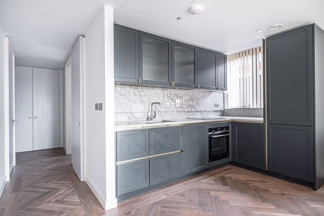 Flat for sale in Asquith House, London