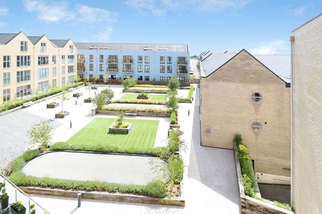 3-bed flat on Flat 8 The Shipyard, Waterside, Colchester, £250,000