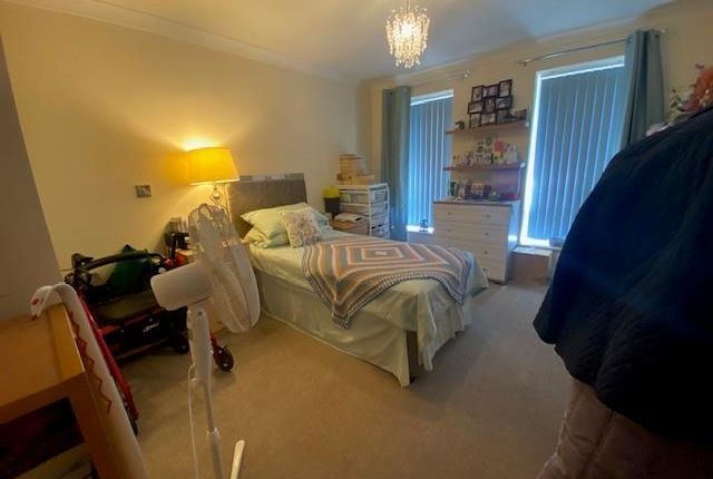 53, Park Gardens, Banbury photo 4
