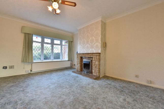 23, Mellowdew Road, Stourbridge photo 2