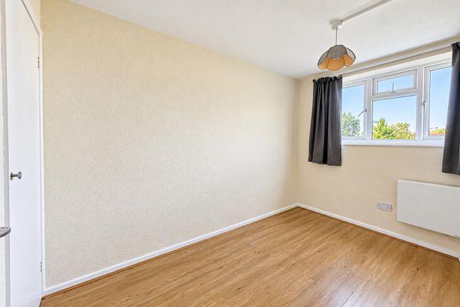 57 Christchurch Park, South Sutton photo 4