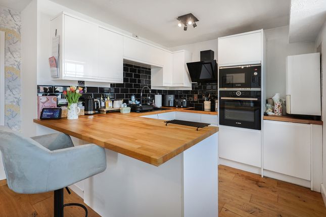 17, Oldwood Court, St Peter Port photo 3