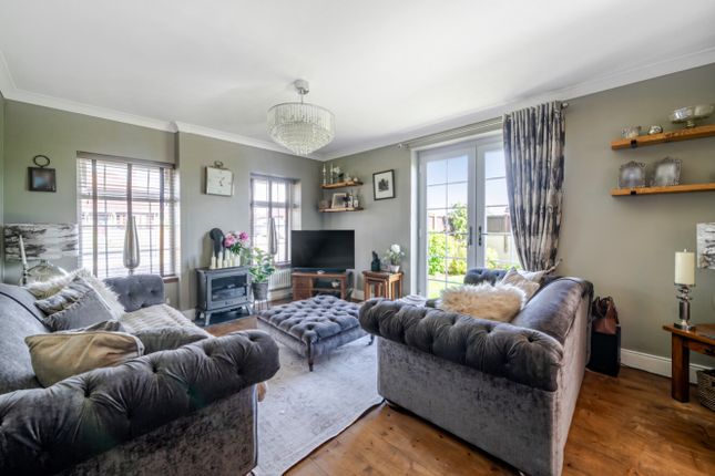 28, Clifton Avenue, Chesterfield photo 3