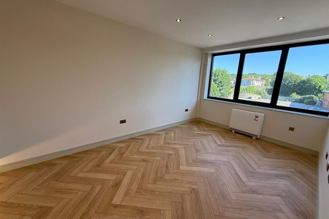 Flat 19 Spitfire House, 141 Davigdor Road, Hove photo 3