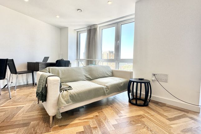 Thumbnail Flat to rent in Eagle Point, 161 City Rd, London