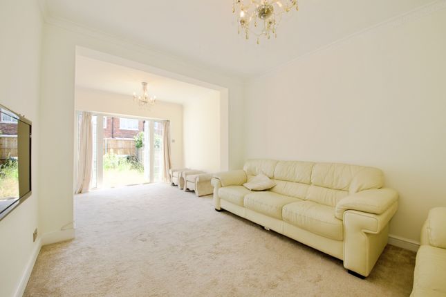 70, Winchester Road, London photo 2