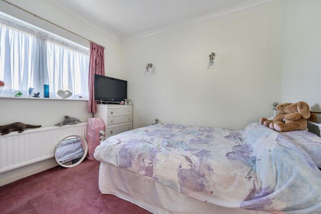 126, Wellington Road, Enfield photo 4