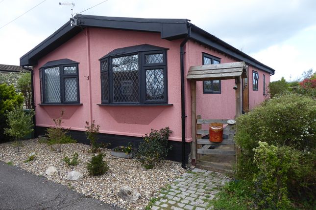 Mobile/park home for sale in Lakeview Park, Cummings Hall Lane, Noak Hill, Romford, Essex