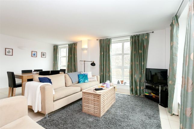 Thumbnail Flat to rent in Epstein Court, 27A Essex Road