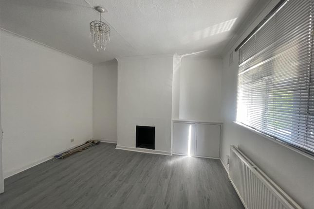 98, Greenford Avenue, Southall photo 2
