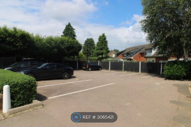 Flat, St Albans Road South Mimms, South Mimms, Potters Bar photo 2