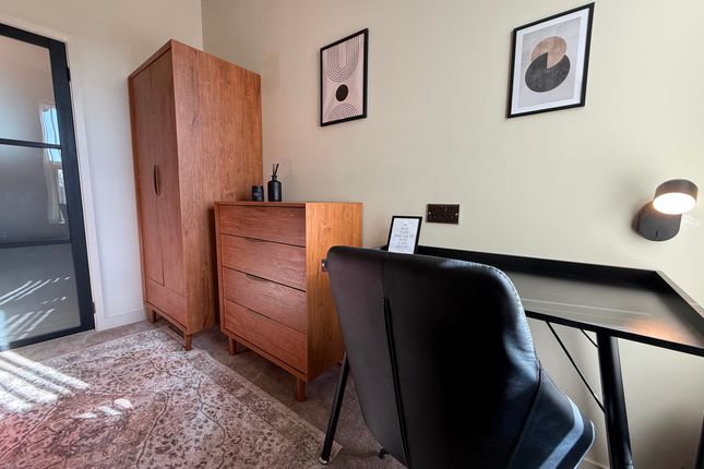 Room 2, 93 Havelock Road, Luton photo 4