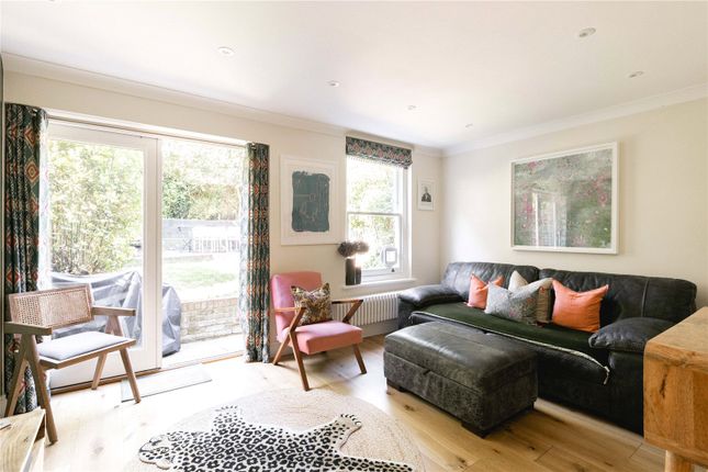 Navarino Road E8