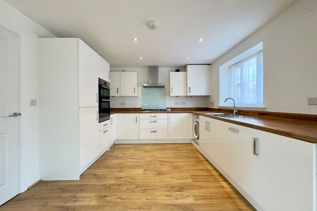 53 Whittington Crescent, Wantage photo 4