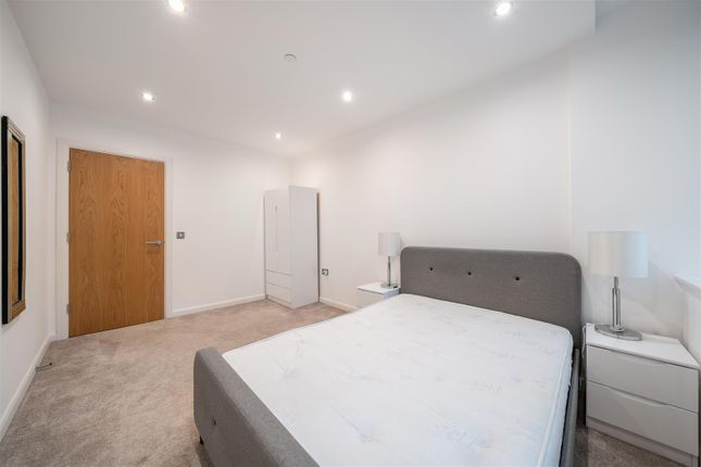 Flat 56, Emerald House, Croydon photo 2