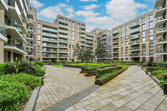 Thumbnail Flat to rent in Queenshurst Square, Kingston, Kingston Upon Thames