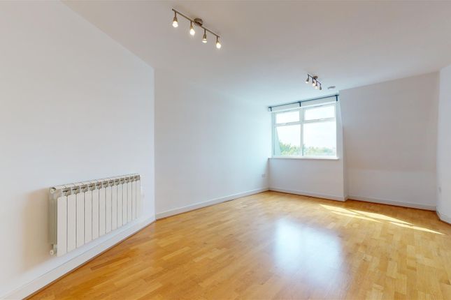 Flat 7, 62/66 Rushey Green, London photo 2