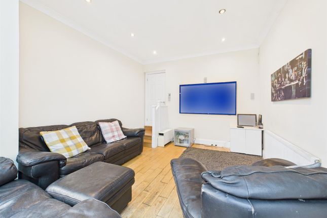 11, Windmill Hill, Ruislip photo 4