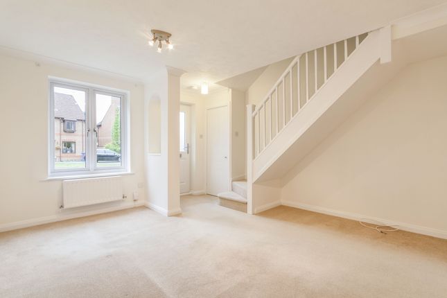 47, Oasthouse Drive, Fleet photo 2