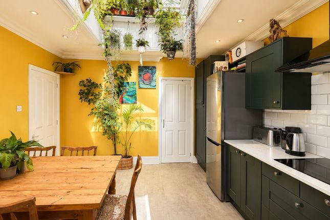 Flat 2, Sussex House, 110, Marina, St. Leonards-On-Sea photo 3