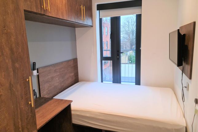 Room 4, Amaya House, 133a, George Lane, South Woodford photo 4