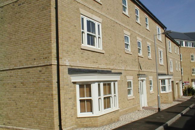 Thumbnail Flat to rent in Wickham Crescent, Braintree