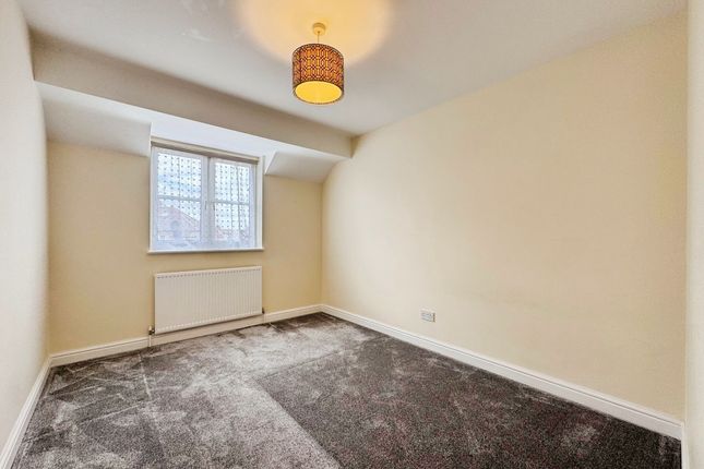 42b Dorchester Avenue, Harrow photo 4