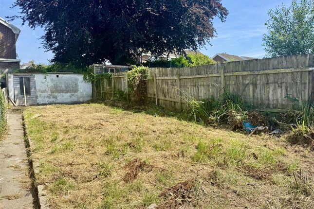 24, Tirydail Lane, Ammanford photo 4
