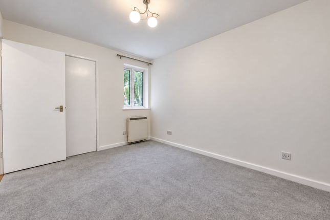 Flat 8, Pippin Court Park Road, Barnet photo 5